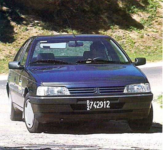 Peugeot 405 GLD Especial El 405 GLD est destinado a un segmento espec fico