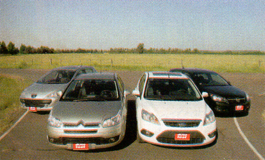 Ford Focus 2.0 Ghia vs Citroën C4 2.0 Exclusive vs Chevrolet Vectra GT 2.4 vs Peugeot 307 2.0 XS Premium