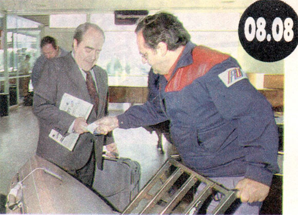 Buenos Aires - Rosario: Auto vs Avión con Ford Escort Ghia Año 1989