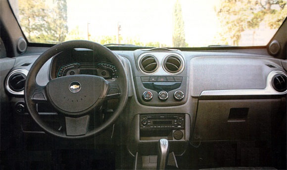 ChevroletAgile 1.4 LTZ vs Fiat Uno Attractive 1.4 Full vs Volkswagen Gol Trend 1.6 Pack Trend