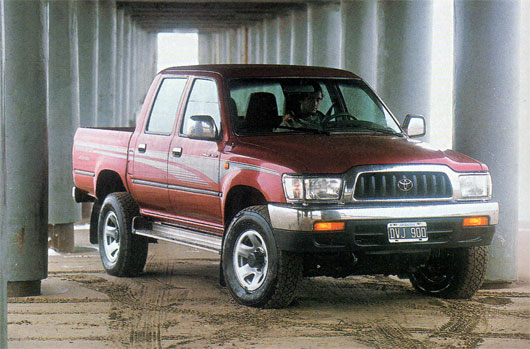 Ford Ranger 2.8 Limited 4x4 vs Toyota Hilux 3.0 SRV 4x4