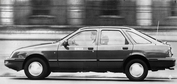 Ford Sierra Ghia 2.3 - Revista Corsa