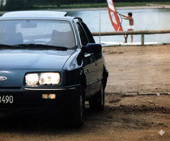 Ford Sierra Ghia 2.3 - Revista Corsa