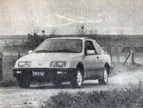 Ford Sierra XR4 por Cocho L&oacute;pez y Juan Mar&iacute;a Traverso