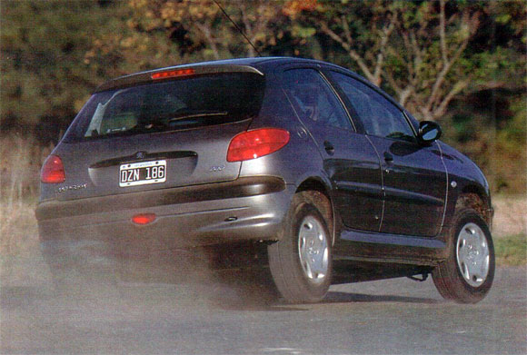 Peugeot 206 XR 1.4 y Peugeot 206 XR 1.6 16v