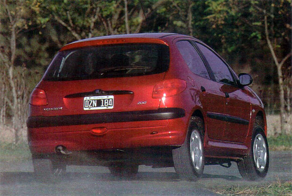 Peugeot 206 XR 1.4 y Peugeot 206 XR 1.6 16v